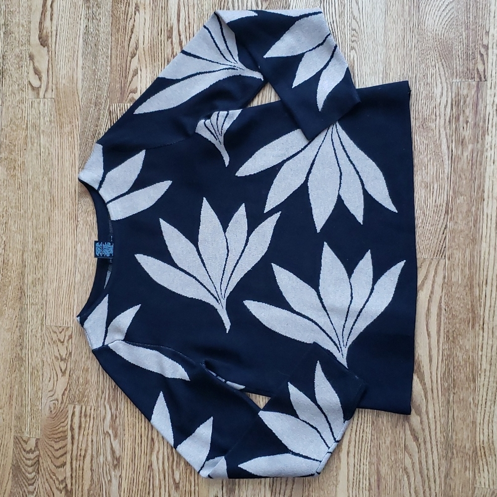(L) Joan Vass New York Classy Sweater Comfy Soft Luxurious Modern Floral Leaf